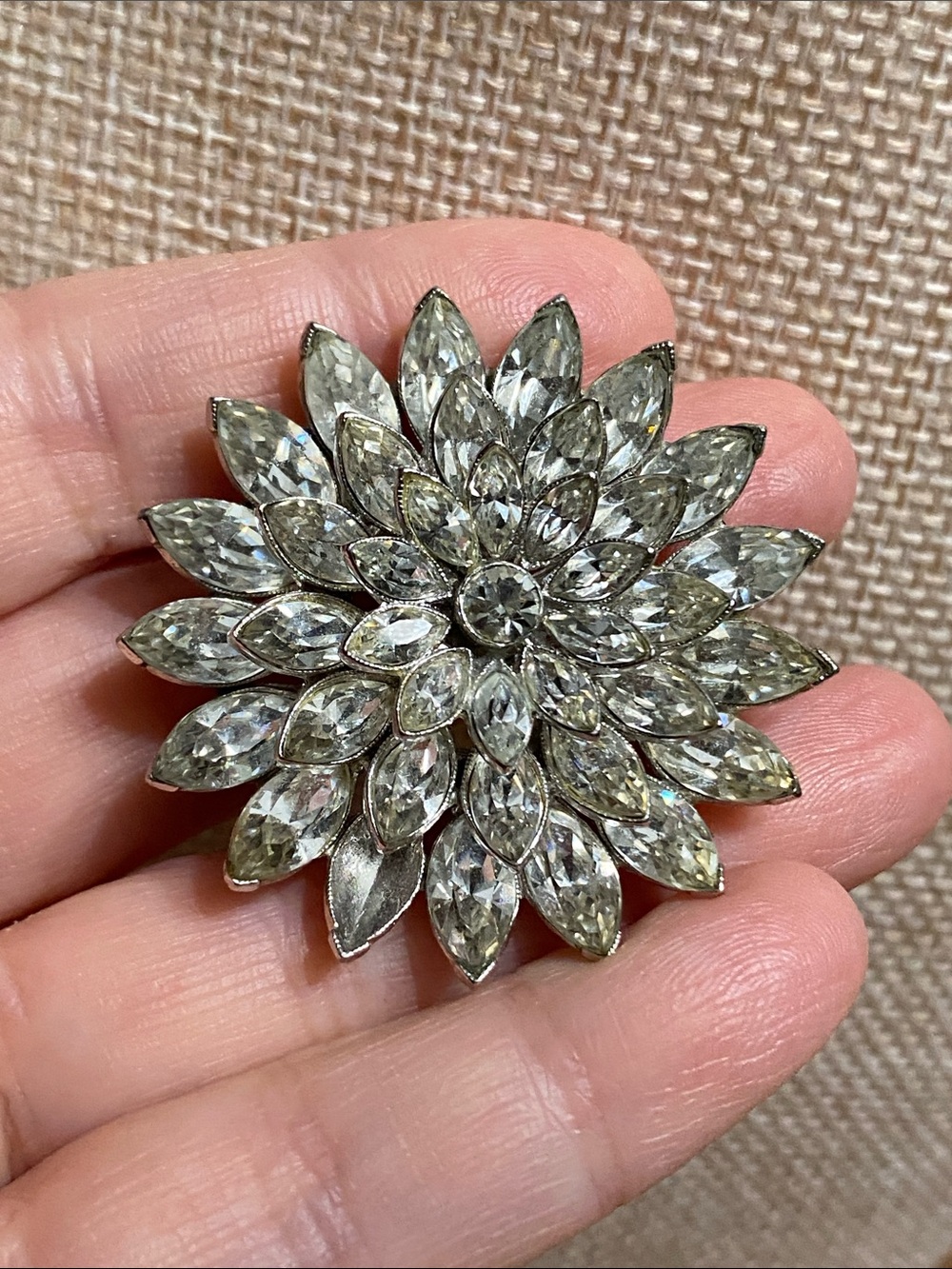 VTG ORA Sparkling Crystal Flower Brooch